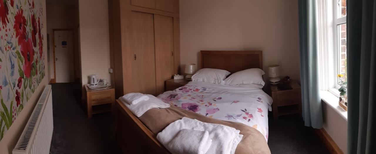 The Adelphi 3*